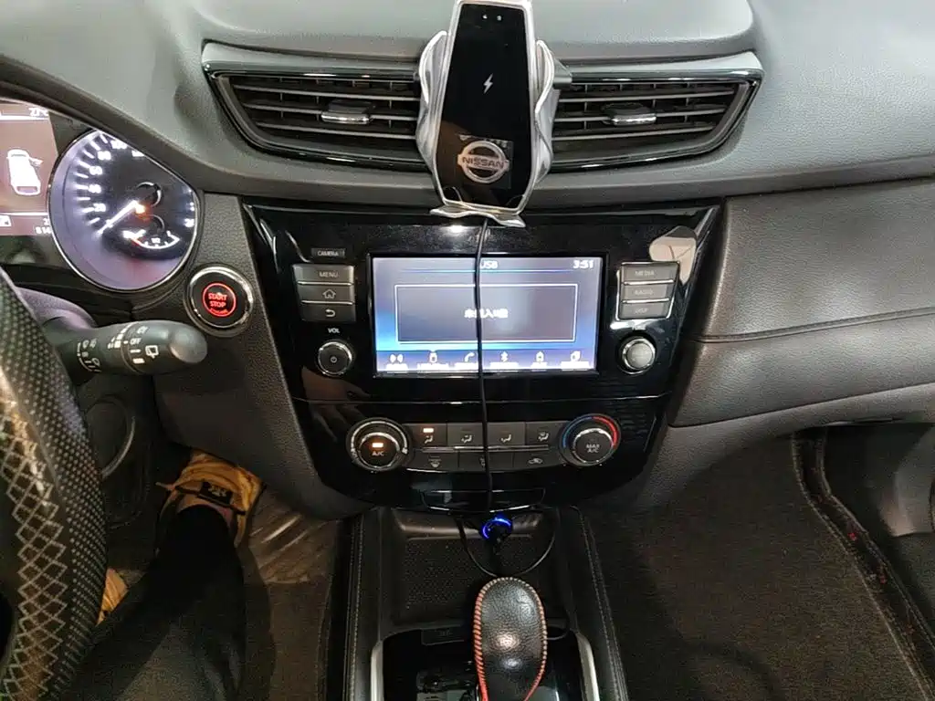 Nissan X-Trail — миниатюра 13