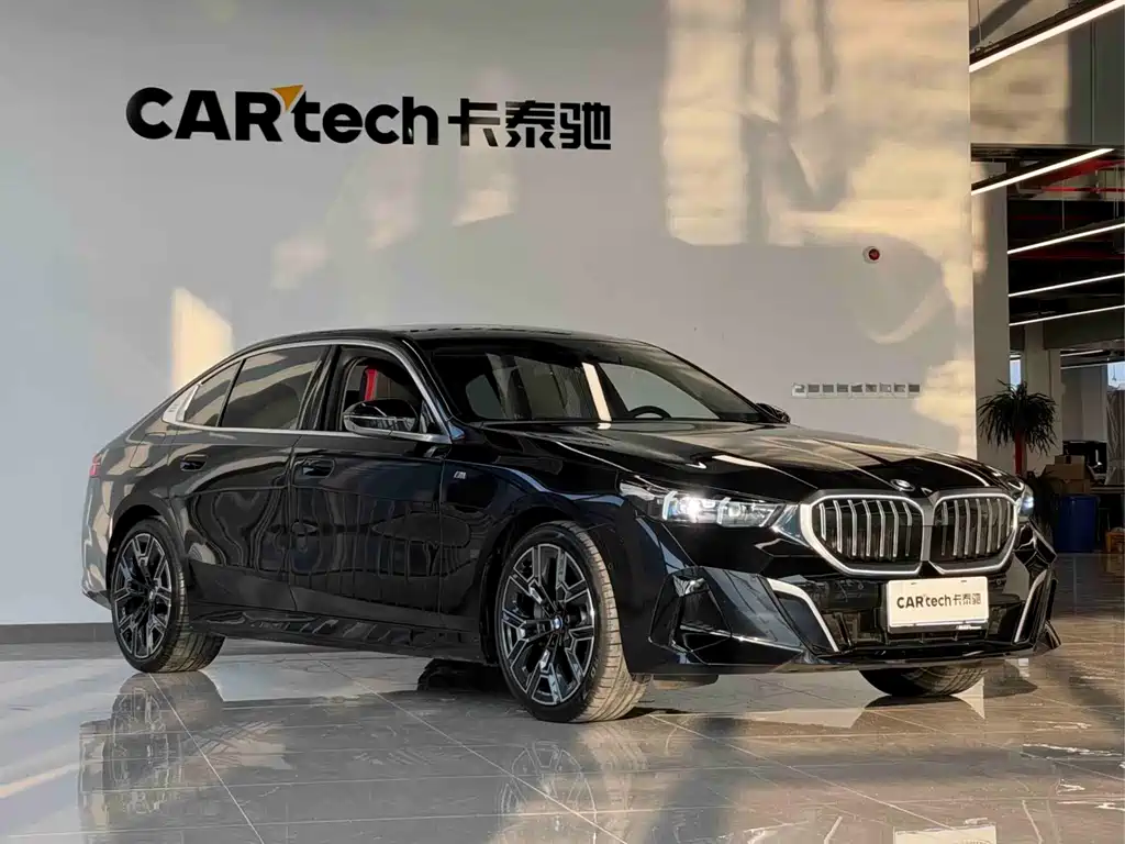 BMW 5 Series — миниатюра 3