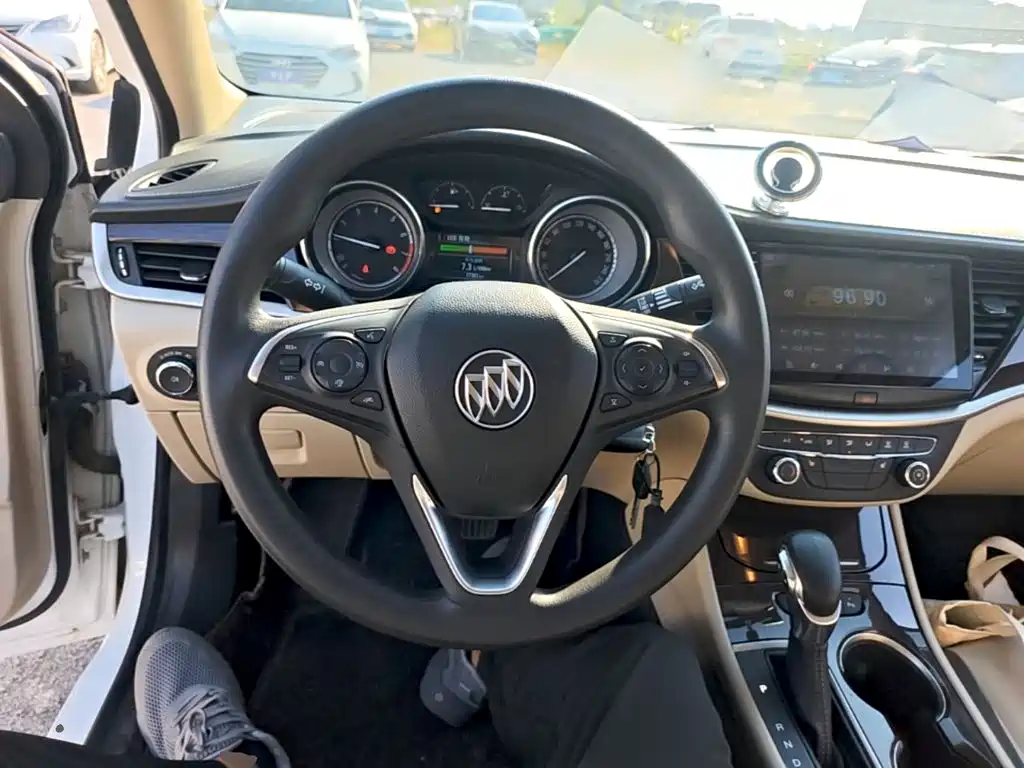 Buick Verano — миниатюра 11