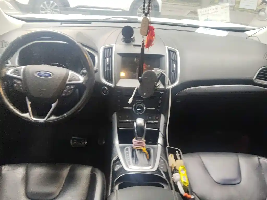 Ford Edge — миниатюра 5
