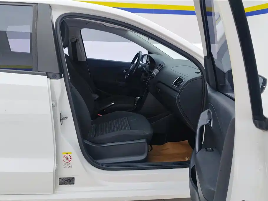 Volkswagen Polo 2016 1.6L AT Comfort