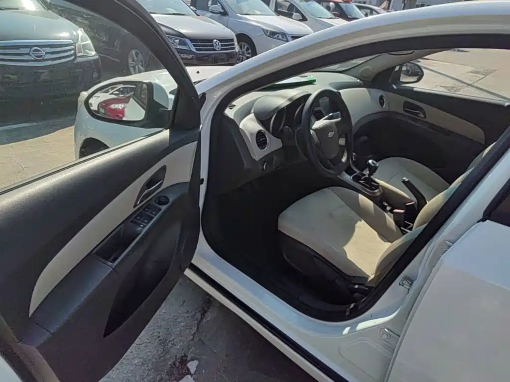 Chevrolet Cruze — миниатюра 14