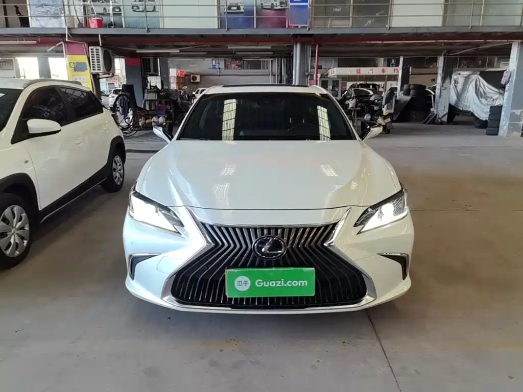 Lexus ES — миниатюра 3