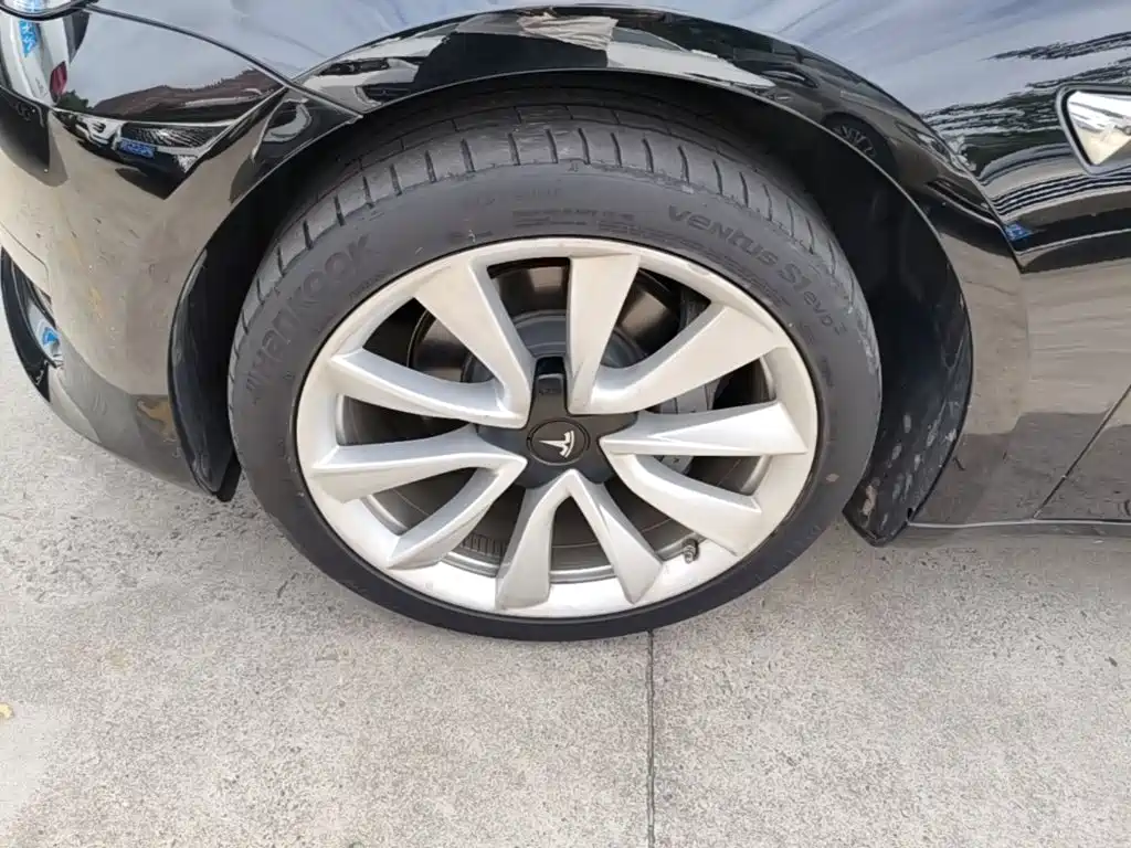 Tesla Model 3 — миниатюра 23