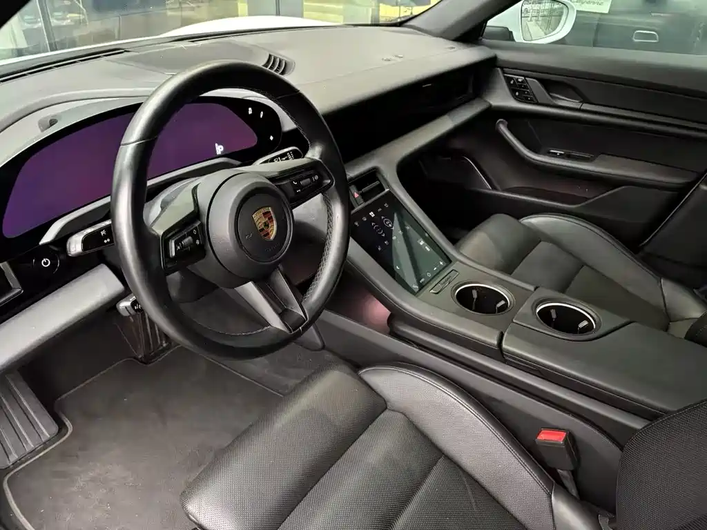 Porsche Taycan — миниатюра 8