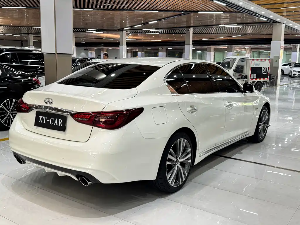 Infiniti Q50L 2019 2.0T 30