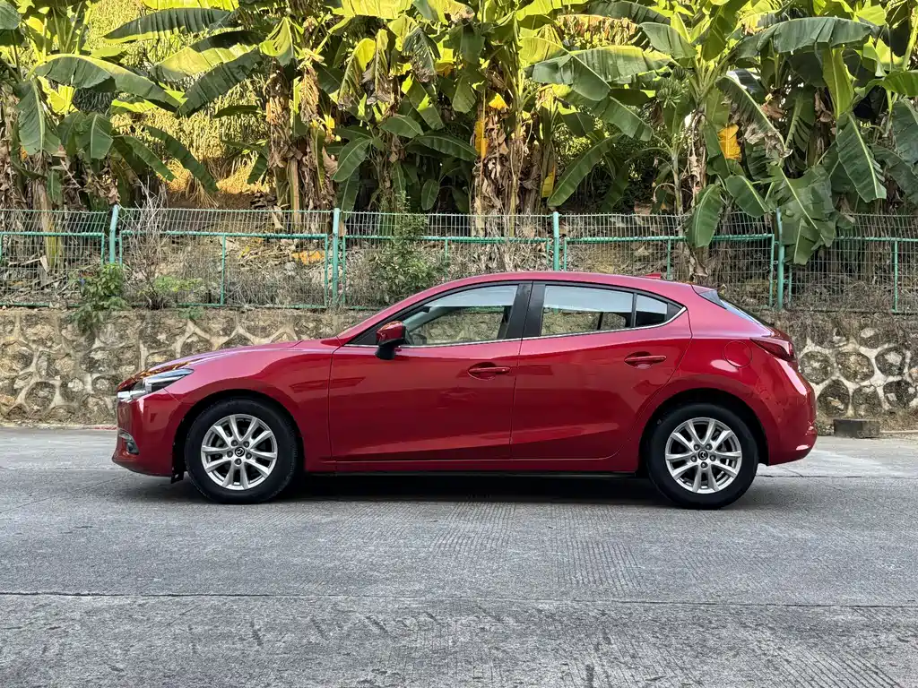 Mazda 3 Axela — миниатюра 2