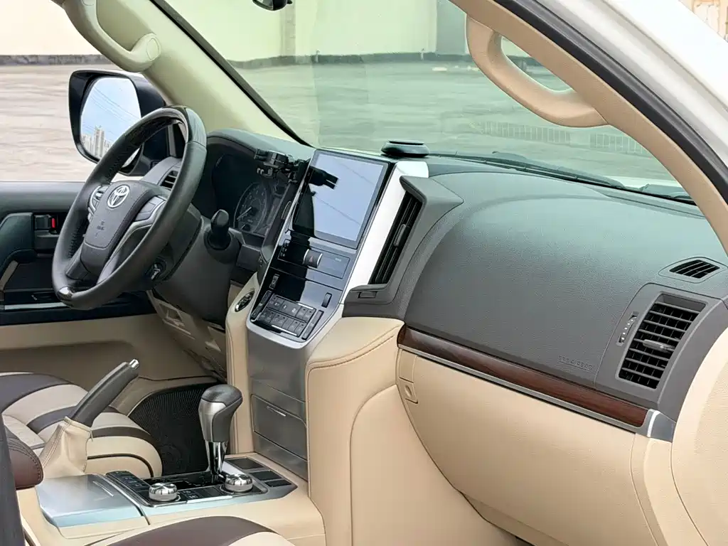 Toyota Land Cruiser 2019 4.0L AT
