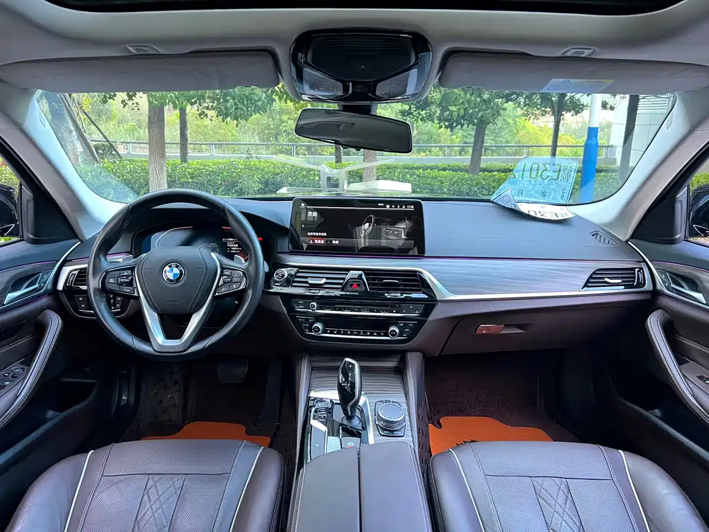 BMW 5 Series — миниатюра 4