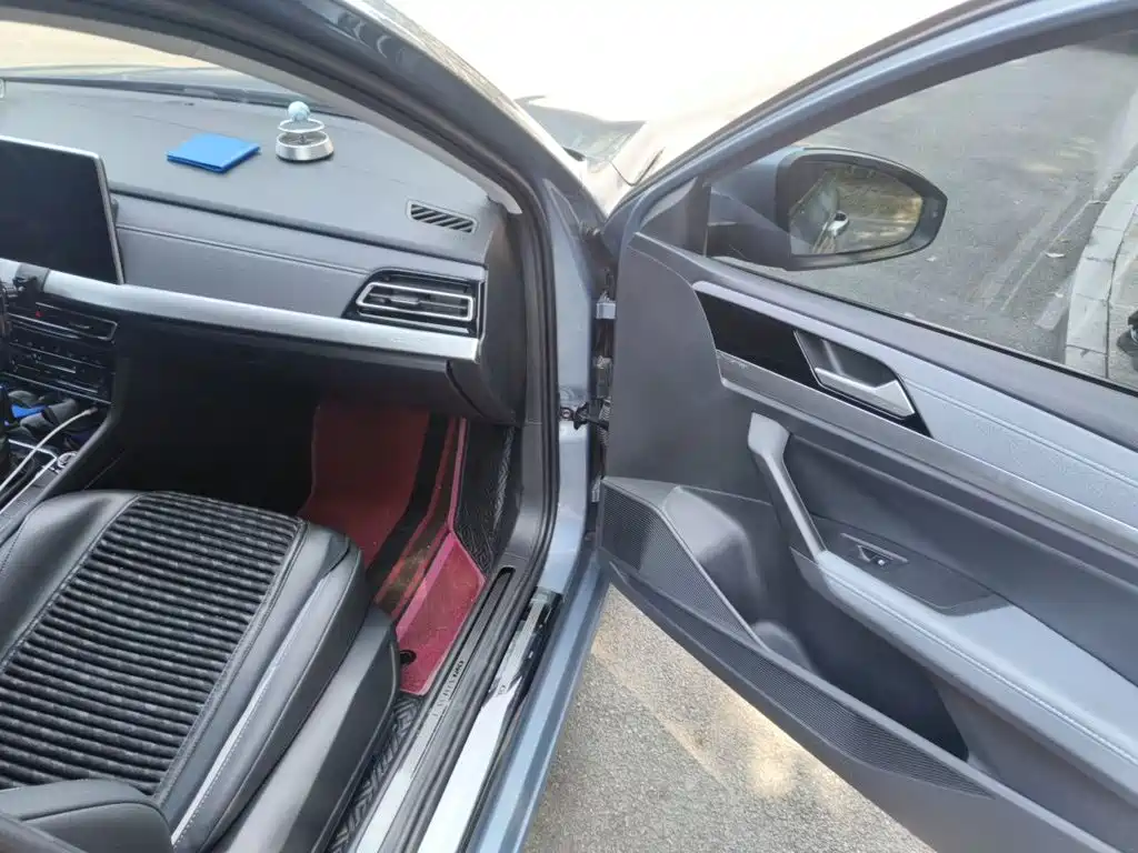 Volkswagen Lavida — миниатюра 17