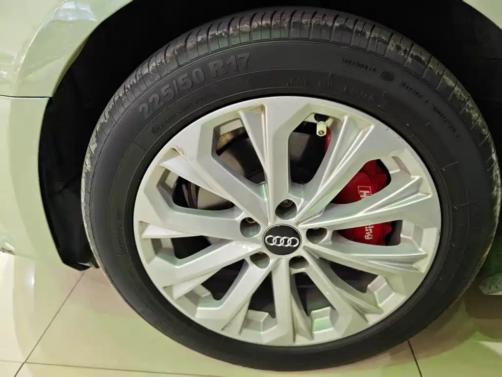 Audi A4L — миниатюра 13