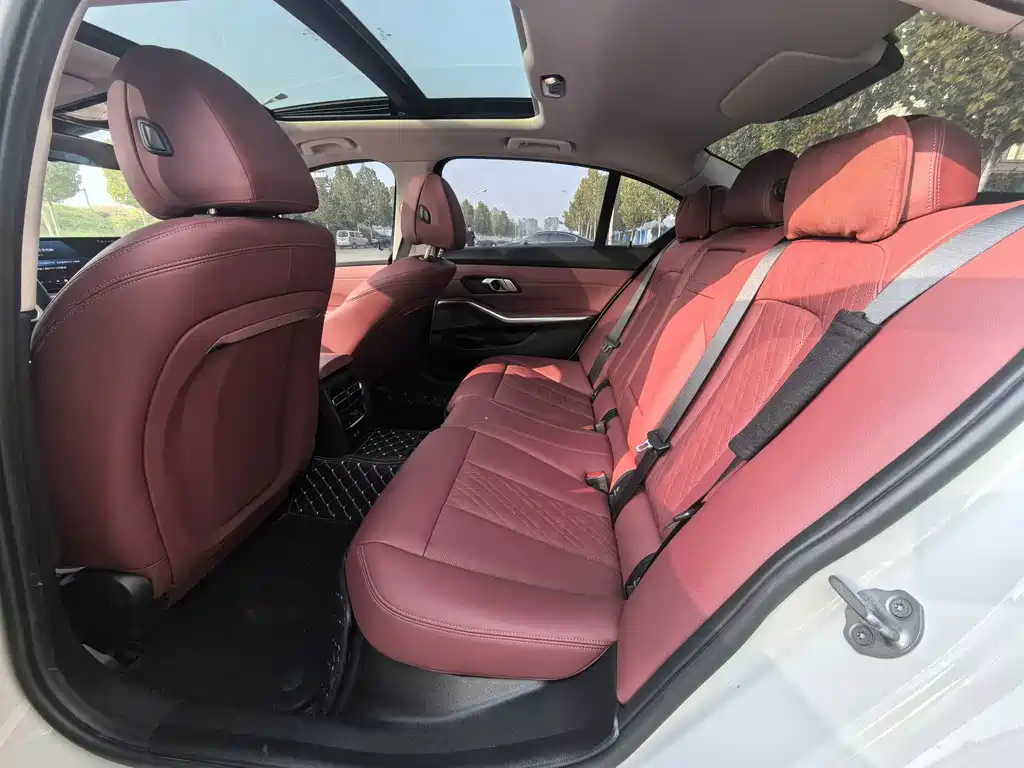BMW i3 2025 eDrive 35 L