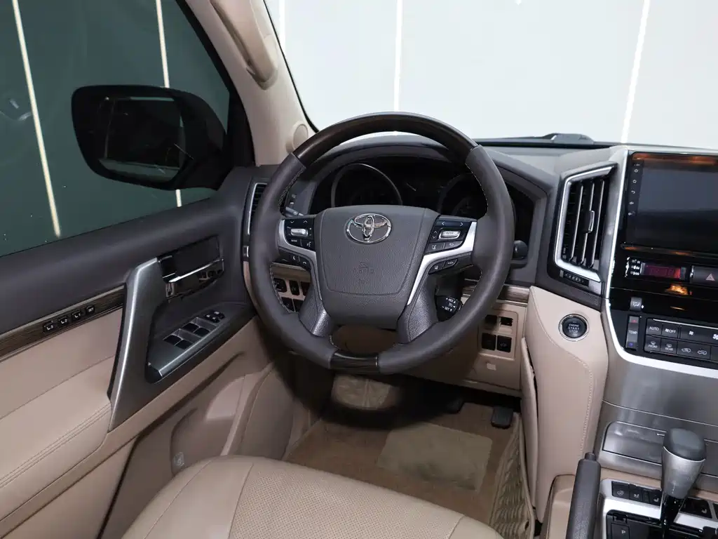 Toyota Land Cruiser 2012 4.6L AT VX-R