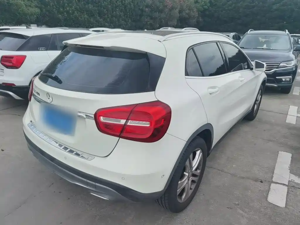 Mercedes-Benz GLA (Import) — миниатюра 7