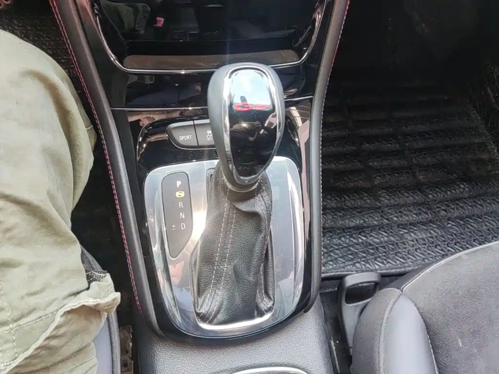 Buick Verano — миниатюра 14