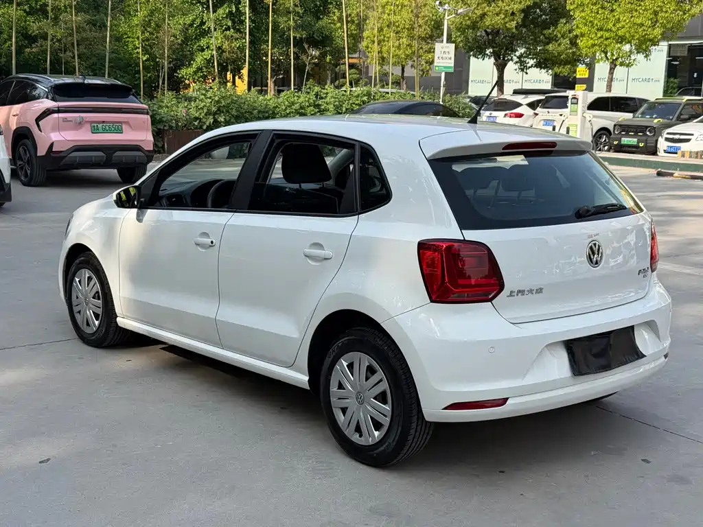 Volkswagen Polo 2018 1.5L AT
