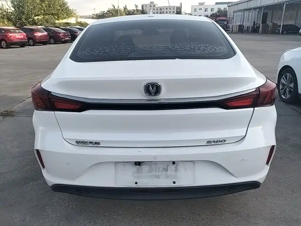 Changan Eado New Energy — миниатюра 6