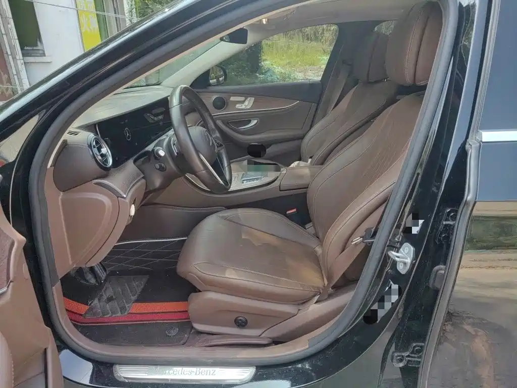Mercedes-Benz E-Class — миниатюра 8