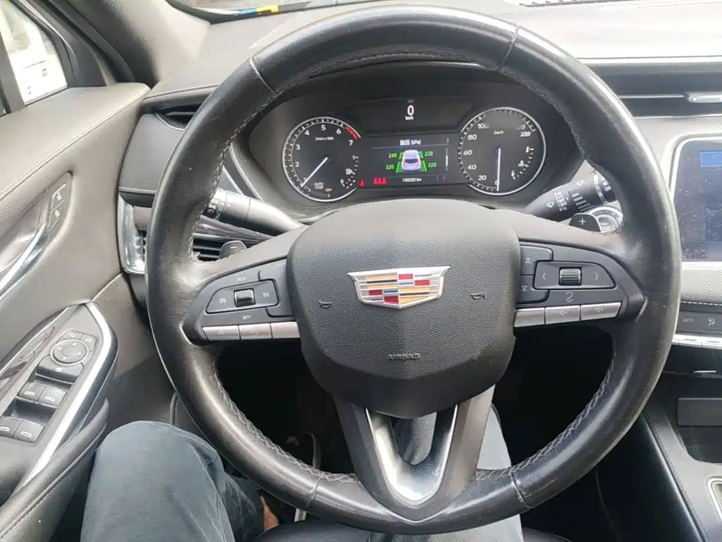Cadillac XT4 — миниатюра 11