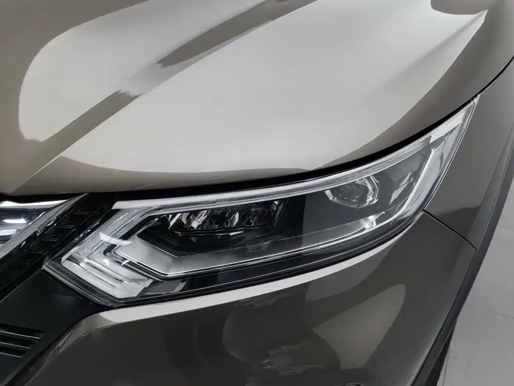 Nissan Qashqai — миниатюра 7