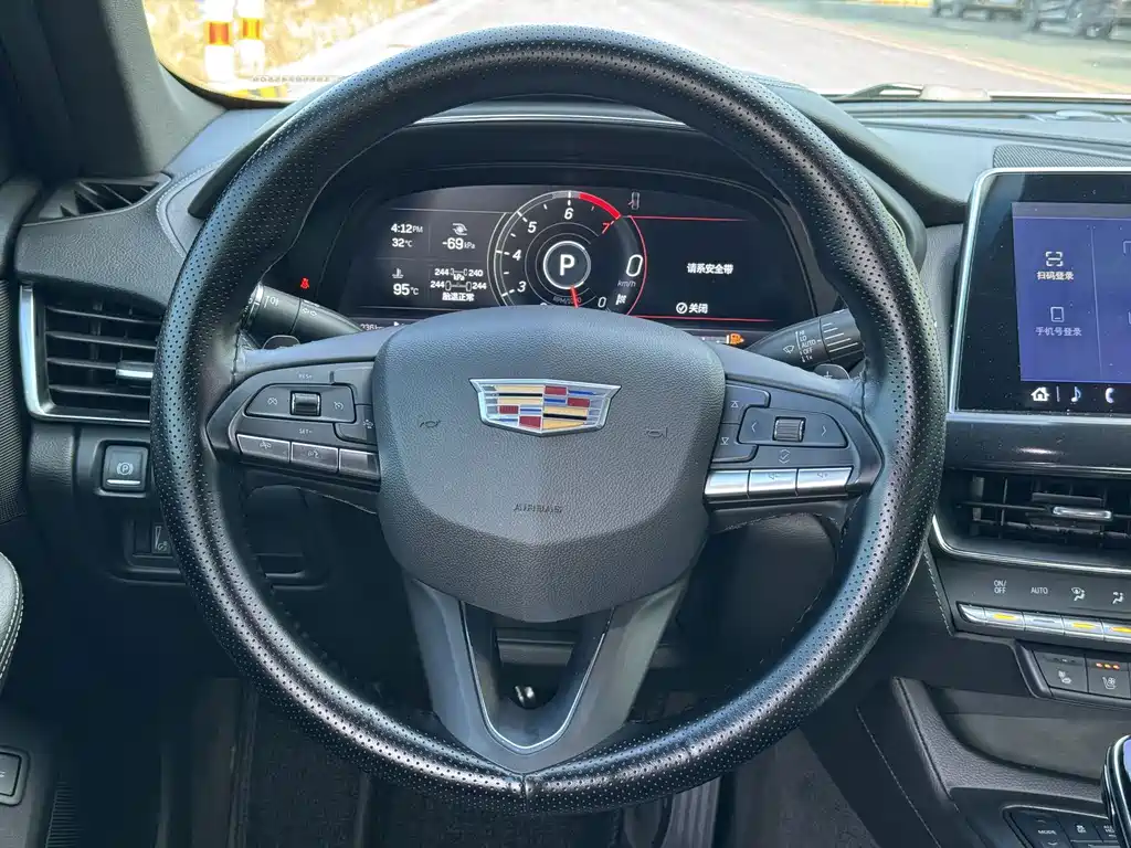 Cadillac CT5 — миниатюра 11