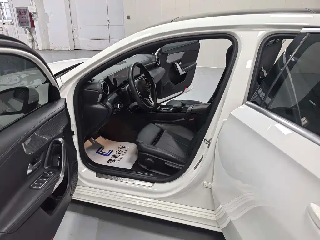 Mercedes-Benz A-Class — миниатюра 12