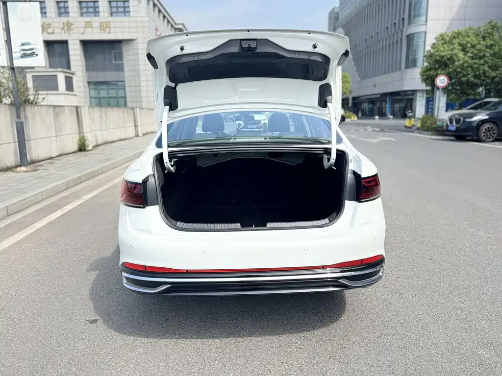 Volkswagen Sagitar — миниатюра 18