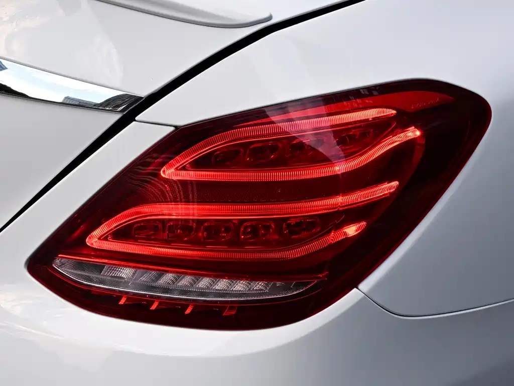 Mercedes-Benz C-Class — миниатюра 14