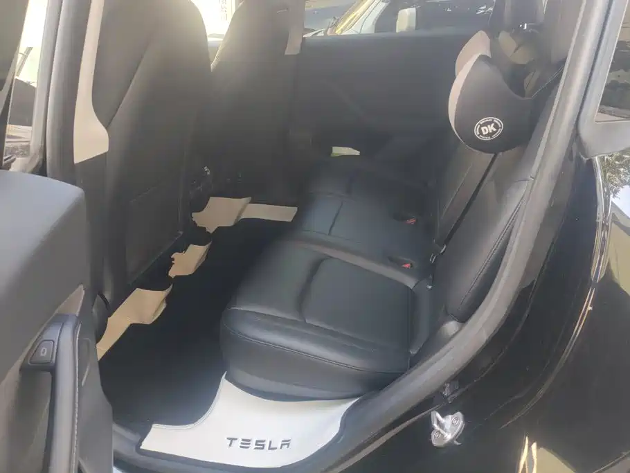 Tesla Model Y — миниатюра 11