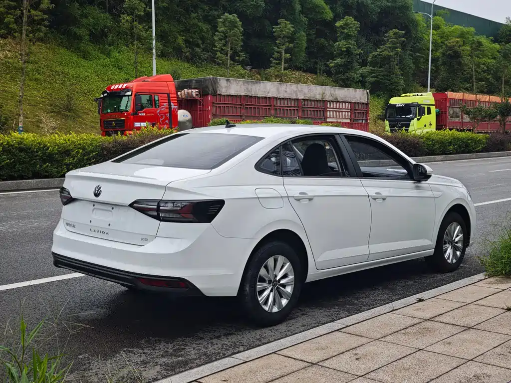 Volkswagen Lavida — миниатюра 8