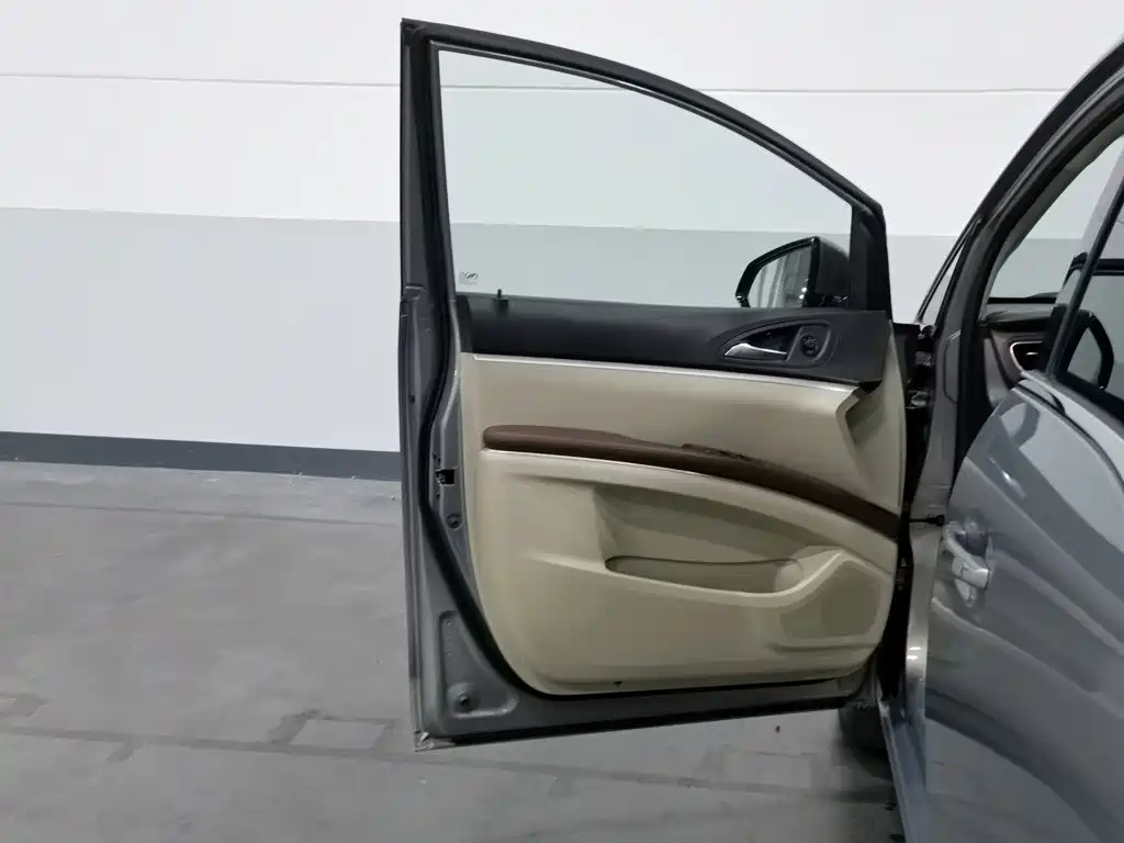 Buick GL8 — миниатюра 8