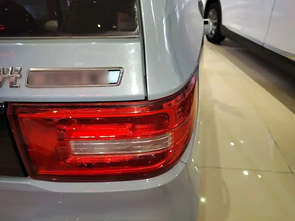 Wuling MINIEV — миниатюра 8