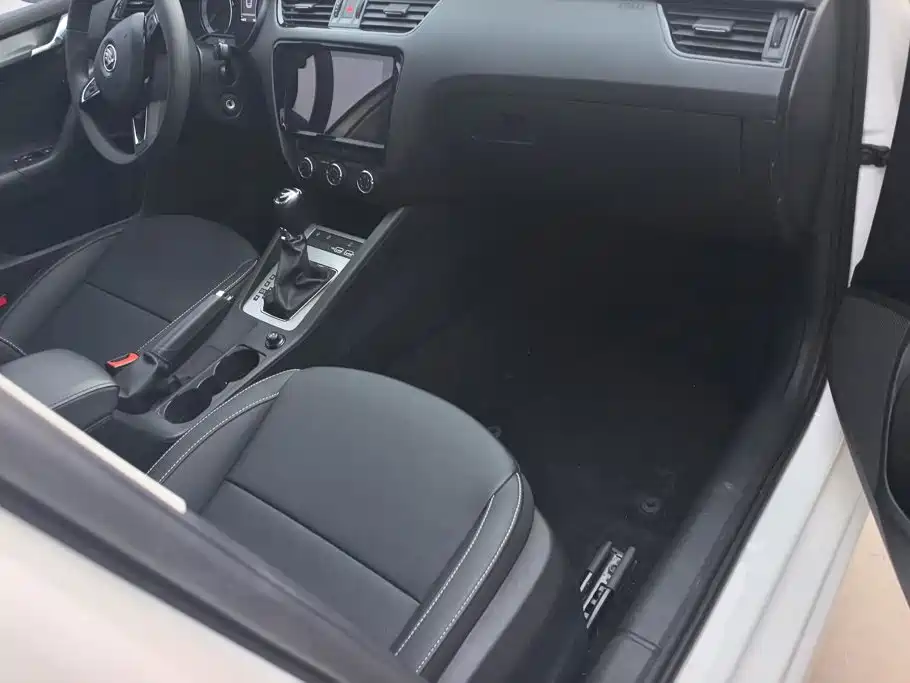 Skoda Octavia — миниатюра 8