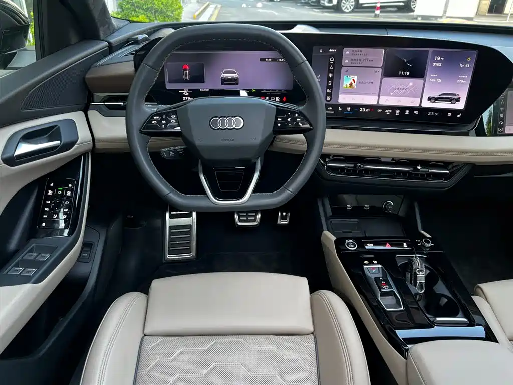 AUDI Q6L E TRON