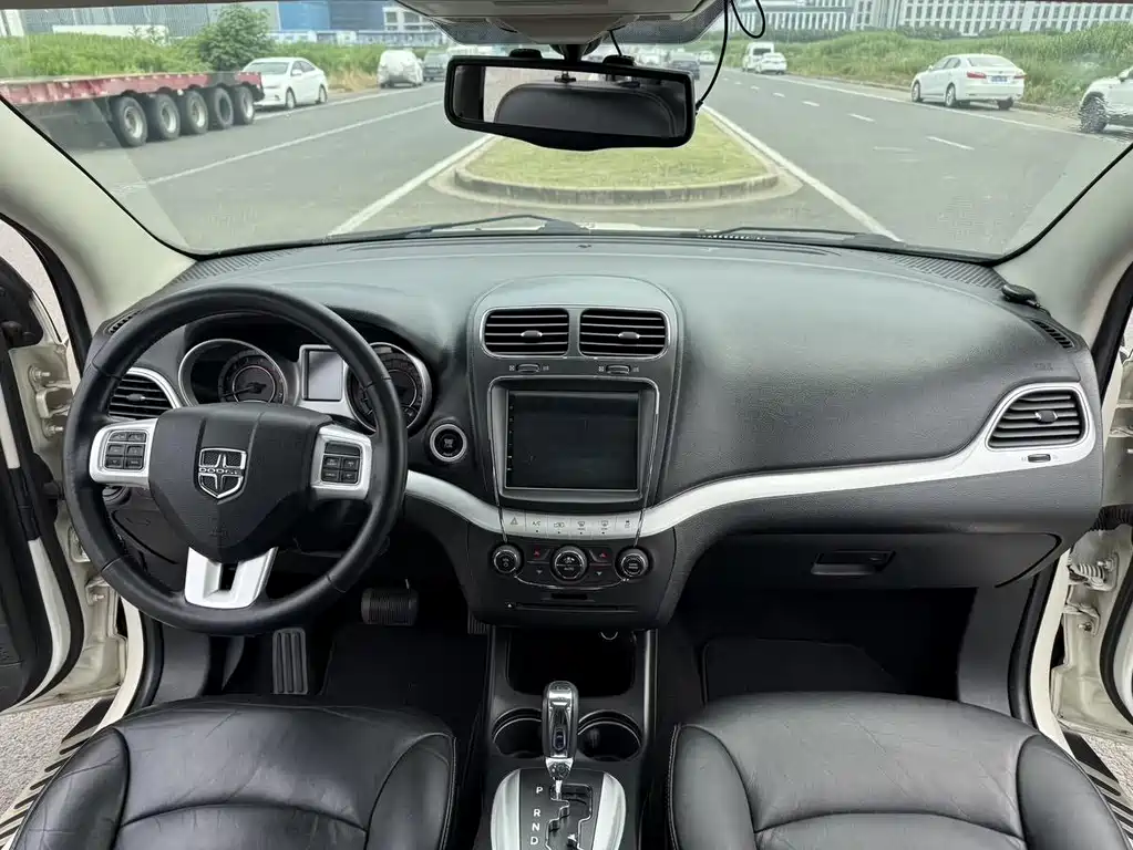 Dodge Journey — миниатюра 6