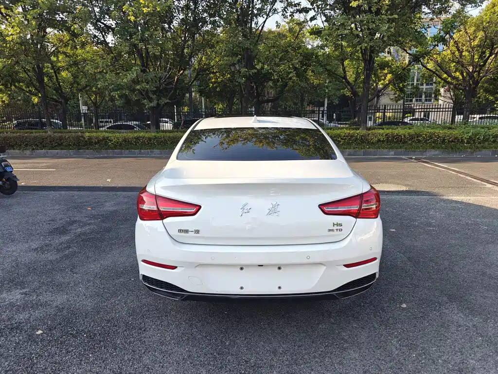 Hongqi Hongqi H5 — миниатюра 18