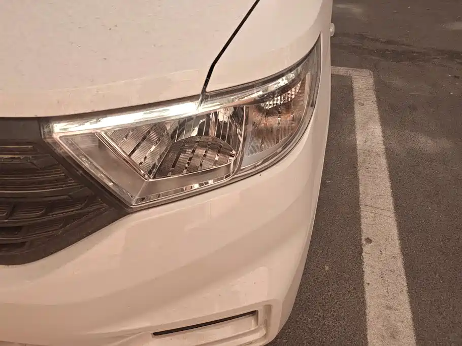 Wuling Hongguang V — миниатюра 5
