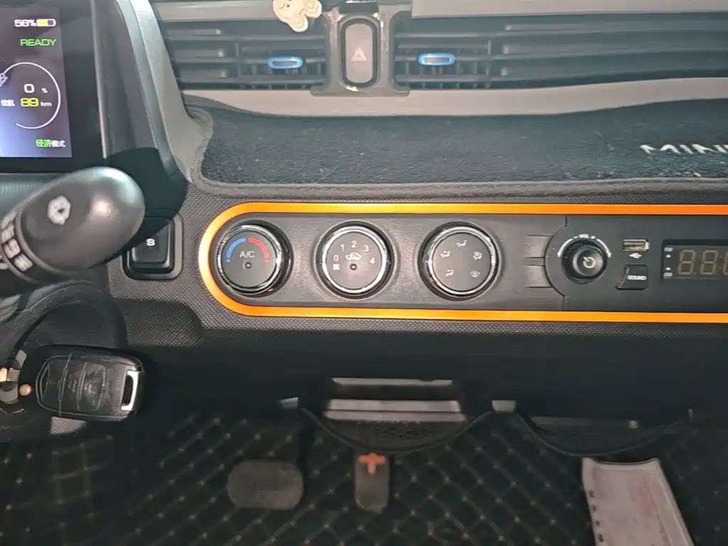 Wuling MINIEV — миниатюра 13
