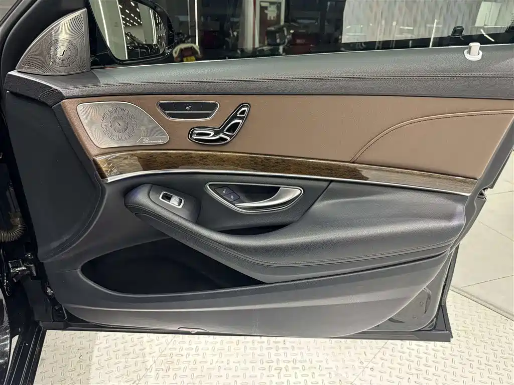 Mercedes-Benz S-Class — миниатюра 26