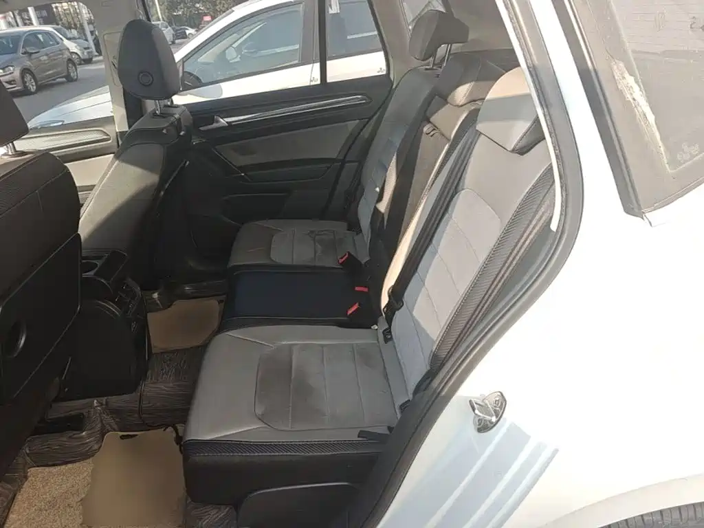 Volkswagen Golf Sportsvan — миниатюра 17