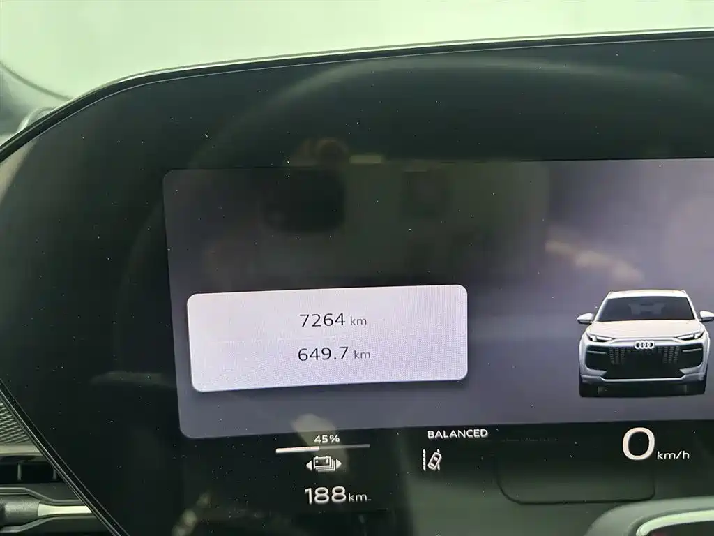 Audi Q6L e-tron — миниатюра 15
