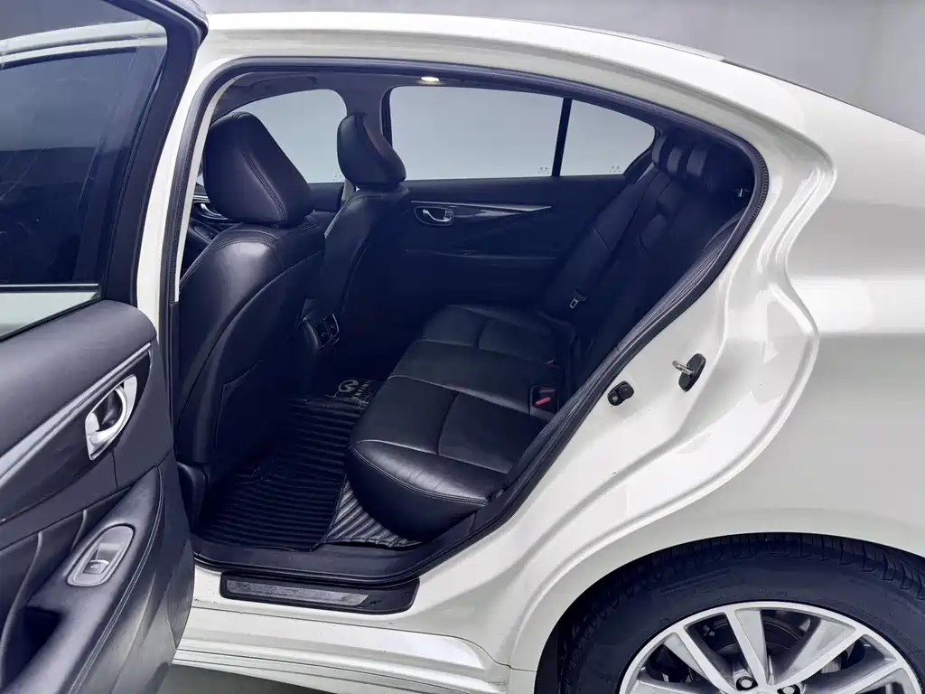 Infiniti Q50L — миниатюра 17