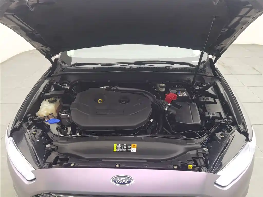 Ford Mondeo 2013 2.0L GTDi200 Fashion