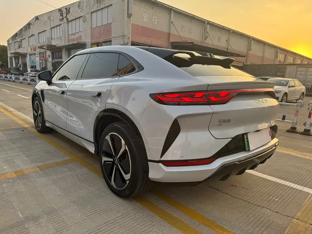 BYD L EV — миниатюра 4