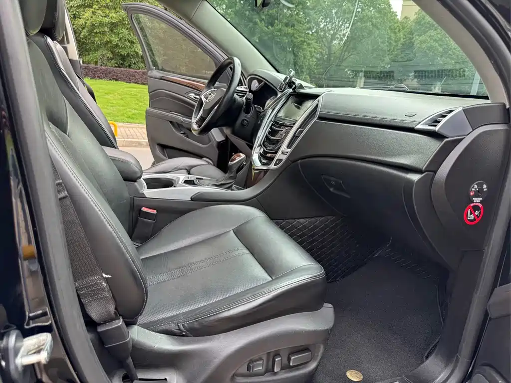 Cadillac SRX — миниатюра 6