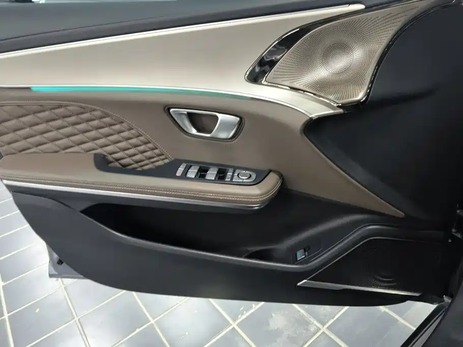 BYD Han — миниатюра 7