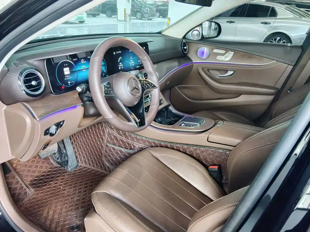 Mercedes-Benz E-Class — миниатюра 5