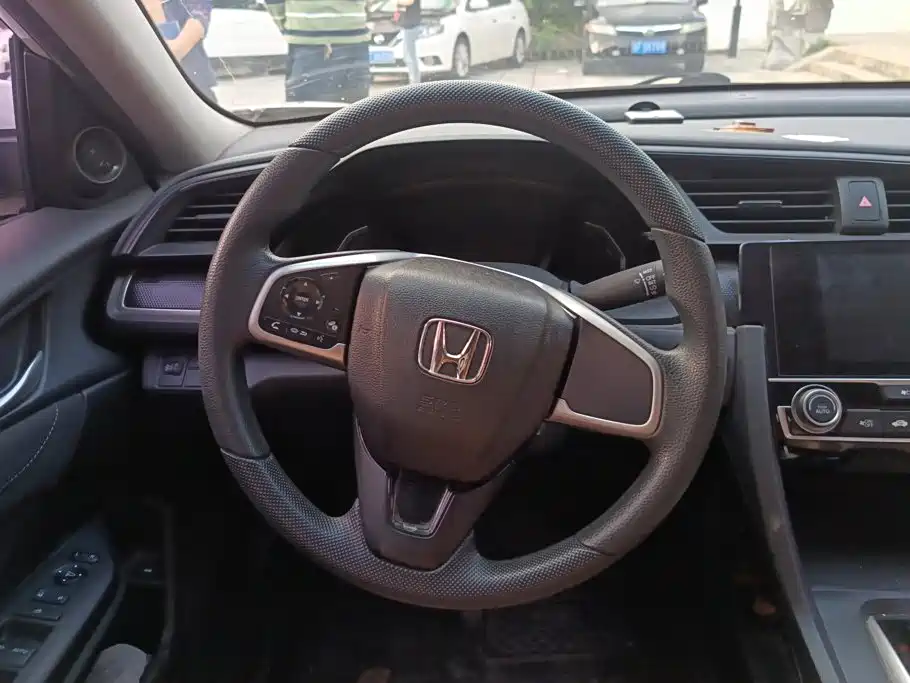 Honda Civic — миниатюра 12
