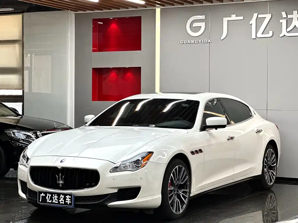 Maserati Quattroporte