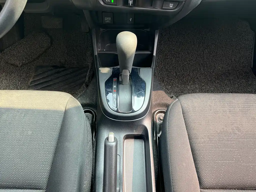 Honda Fit — миниатюра 15
